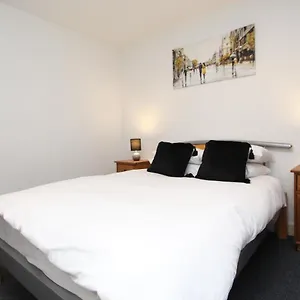 Apartment Cozy And Spacious 1 Double Bedroom Located By Excel- E16, London